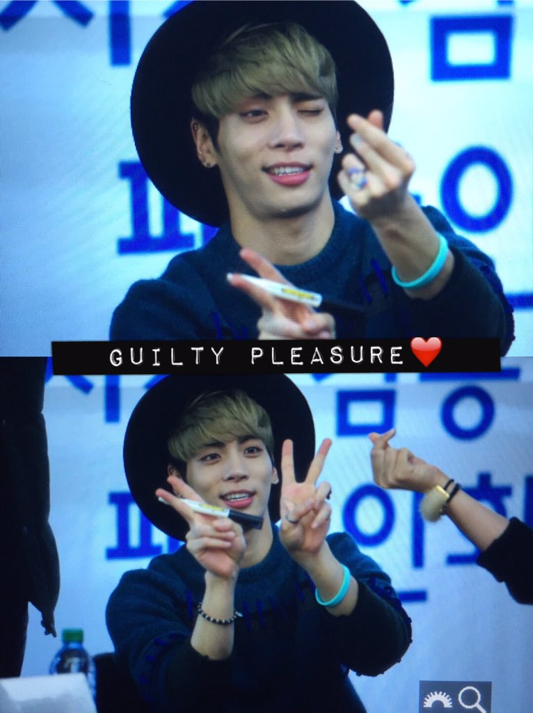 아이돌같이 생겼다는 소설작가의 팬사인회ㅋㅋㅋㅋㅋㅋㅋㅋㅋㅋ.jpg | 인스티즈