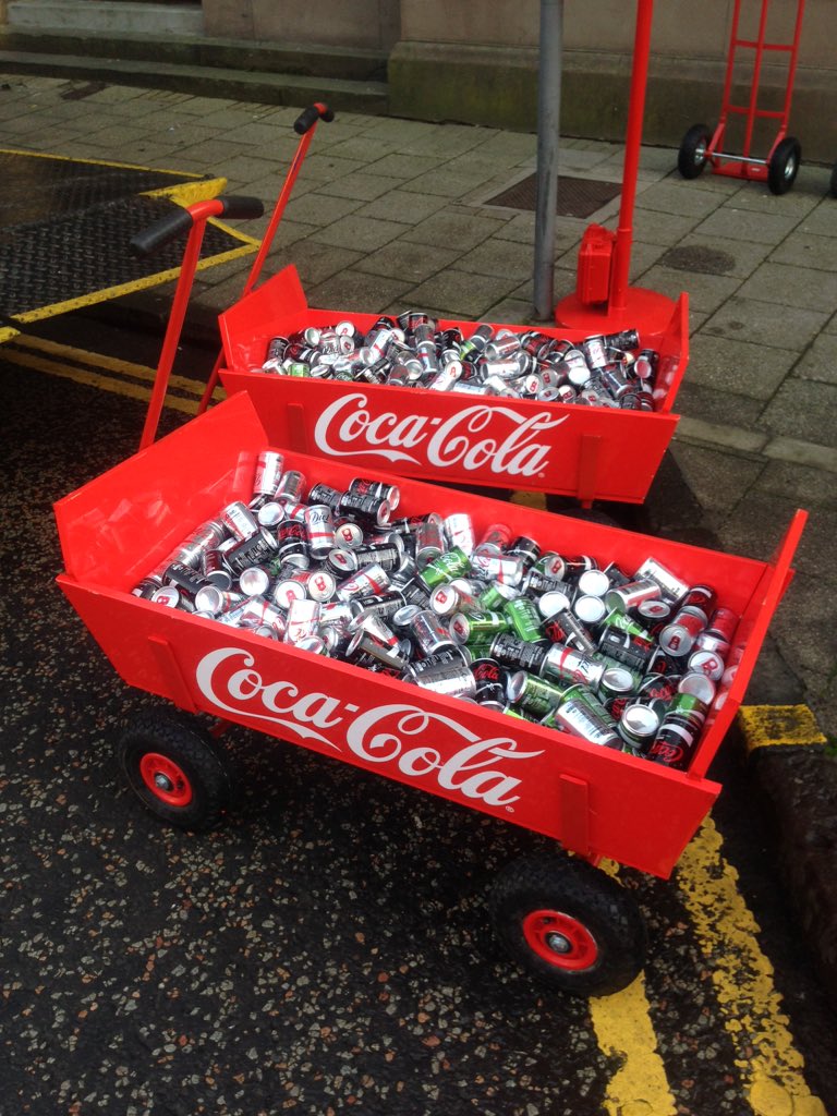 PerthCityCentre's tweet photo. The coca-cola truck is getting set up! #perthwinterfest #holidaysarecoming https://t.co/mdRSzk74Xr