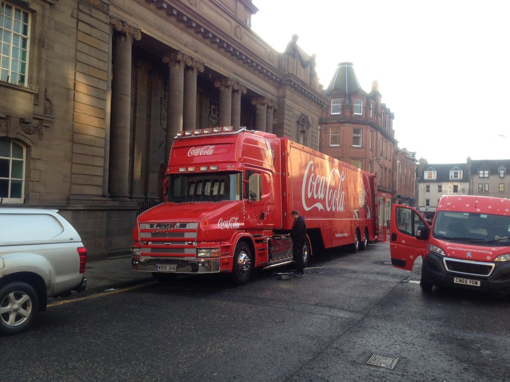 PerthCityCentre's tweet photo. The coca-cola truck is getting set up! #perthwinterfest #holidaysarecoming https://t.co/mdRSzk74Xr