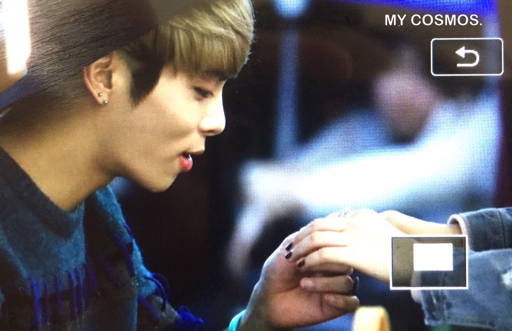 아이돌같이 생겼다는 소설작가의 팬사인회ㅋㅋㅋㅋㅋㅋㅋㅋㅋㅋ.jpg | 인스티즈