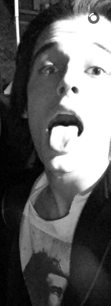 dannibitched's tweet image. @HarrisonWebb97 is this your look alike or am I seeing things aha #harrisonwebb x