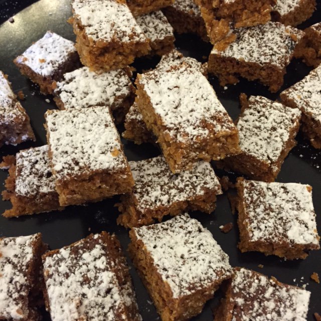 ClaremontHove's tweet photo. Morning  #Hove &amp; #Brighton
Mincepieflapjacks fresh out of the oven ready for our @artistshouses 
See you later xx https://t.co/F4PGfJpREH