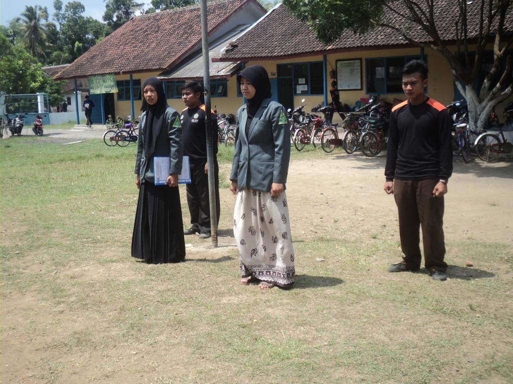 HeavenAzzahra's tweet photo. @WartaNU Upacara pelantikan anggota IPNU-IPPNU #MTsRadenRahmat #Umbulsari @KabJember https://t.co/uCio2uGimV