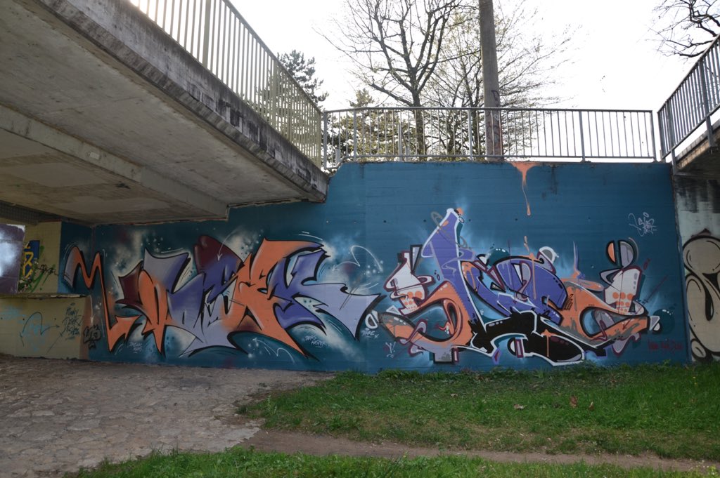 doeleano's tweet photo. #DOSEK &amp; #SHEZ #Graffiti https://t.co/3Fymmq6GBv