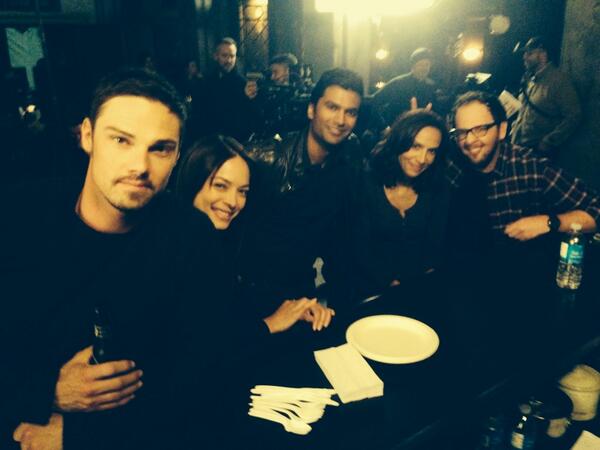 2011LISA2's tweet photo. @bfmedina51 U 2 @ACelinakova @janat4655 @vicky67753179 @DonaDeVita @BatB_VinCat @MikLo78  @JayRyanFanClub HS #BATB https://t.co/aJmlR0gdP8