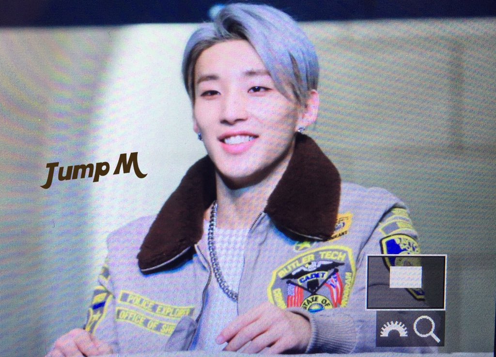 JumpM950206's tweet photo. 151121 신촌팬싸 #BAP #종업#@BAP_Jongup 미리보기1...오늘 수고 많았어~조금더 힘내자! https://t.co/vs2dEjjs4C