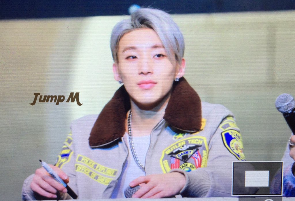 JumpM950206's tweet photo. 151121 신촌팬싸 #BAP #종업#@BAP_Jongup 미리보기1...오늘 수고 많았어~조금더 힘내자! https://t.co/vs2dEjjs4C