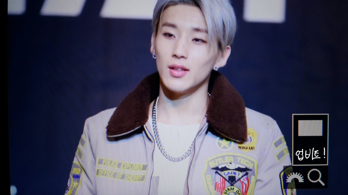upbeat_950206's tweet photo. 20151122 잠실 팬사인회 #BAP #종업
@BAP_Jongup 으으앙 넘 이뽀♡♡ https://t.co/gNG4iw4MvD