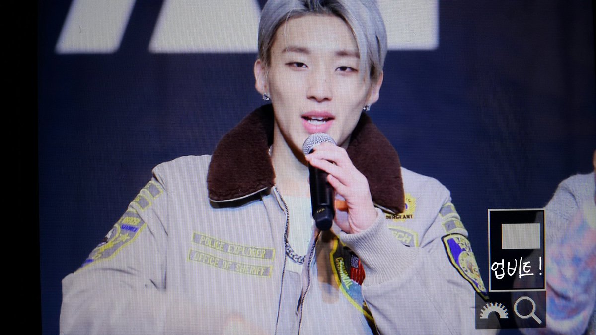 upbeat_950206's tweet photo. 20151122 잠실 팬사인회 #BAP #종업
@BAP_Jongup 으으앙 넘 이뽀♡♡ https://t.co/gNG4iw4MvD