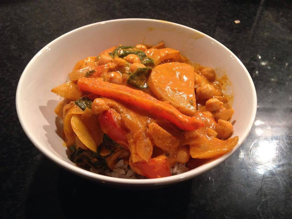 Homemade vegetable curry. Hell yeah #curry #vegancurry #vegandinner #hellyeah #delicious