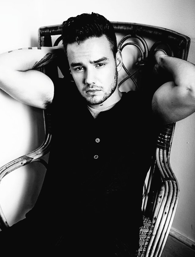 mapplesuga's tweet photo. 2030 teenagers be like:

"young One Direction was so prime i wish i was born then" https://t.co/OiQc8KNSVN