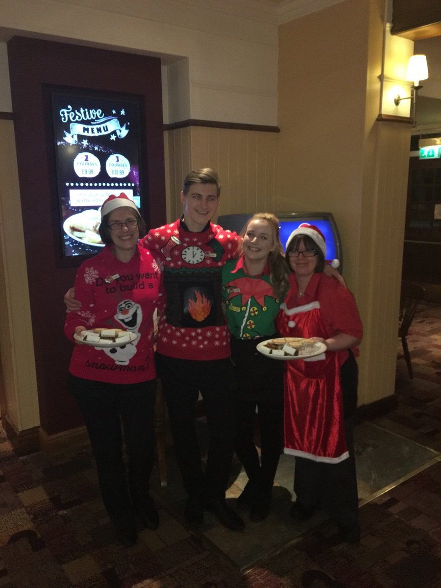PirnhallInn's tweet photo. #wearesugm great night yday telling all of our guests about festive feasts and bws,  @SpencerGraydon @anoushadabeea https://t.co/qETG75ox3Z