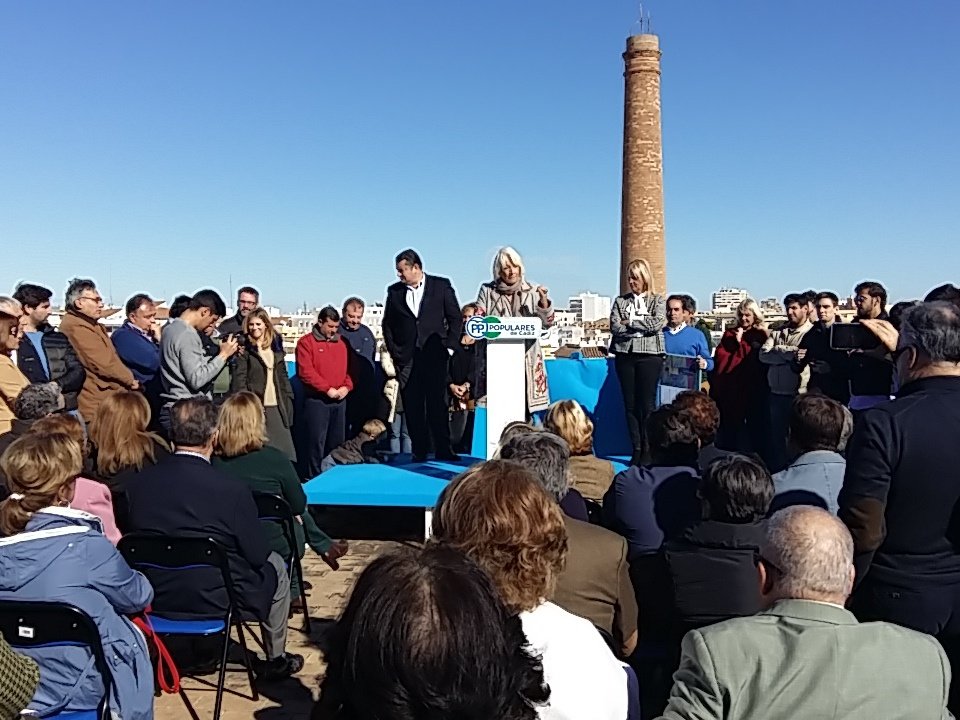 ppcadiz's tweet photo. .@teofila_es Vamos a llevar a los gaditanos nuestras propuestas basadas en la verdad y el sacrificio. #EspañaEnSerio https://t.co/n7Bu8t6ejH