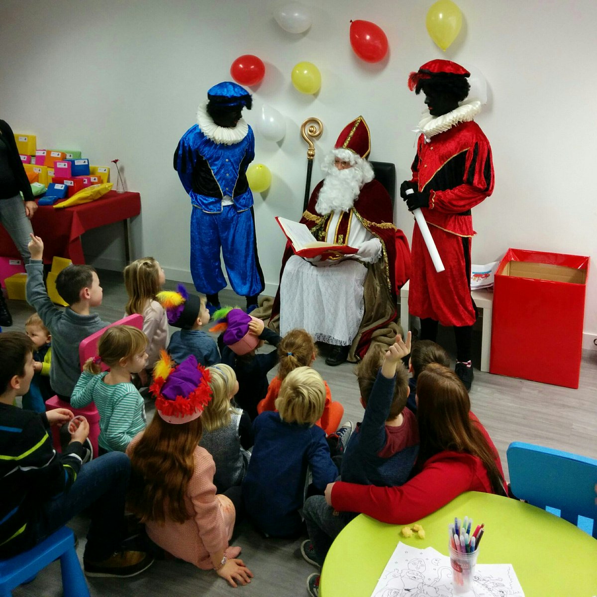 Quasus's tweet photo. Hoog bezoek vandaag! Leve Sinterklaas!! https://t.co/1eqzyTnkYd