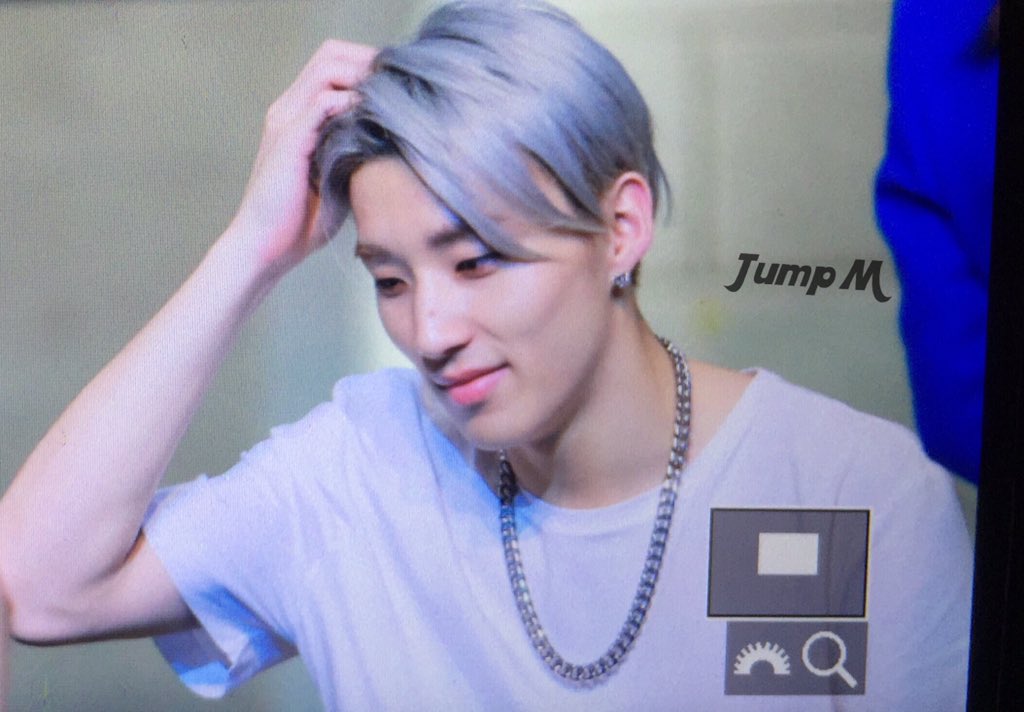 JumpM950206's tweet photo. 151122 잠실팬싸 #BAP #종업#@BAP_Jongup 미리보기2... https://t.co/Q12FqUIwSK