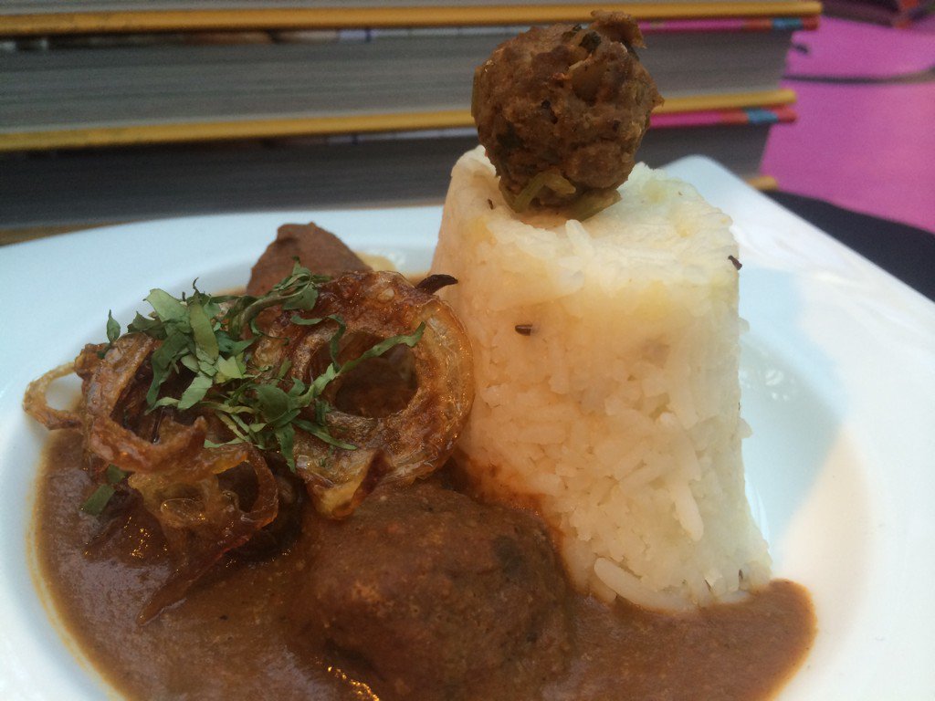 A taste of the classic #Parsee Sunday roast -- lamb dhaansaak @TasteofLondon today. Namaste!
