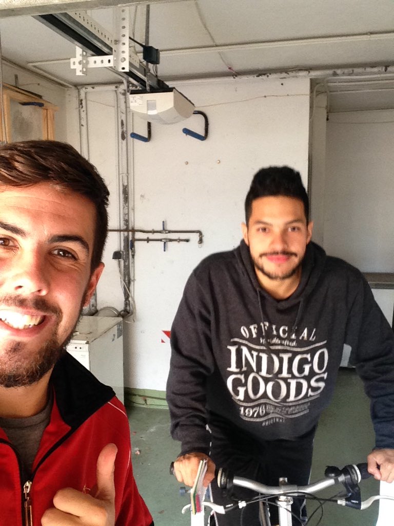 ToloBRamis's tweet photo. Practicando el examen de spinning con mi compañero @jhonnatan003 💪🏻🚴🏼💨  #TAFAD https://t.co/2KqXzFYJDp