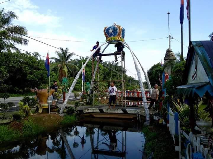 Penduduk Johor memang kreatif!

Lokasi : Jalan Parit Raja Darat