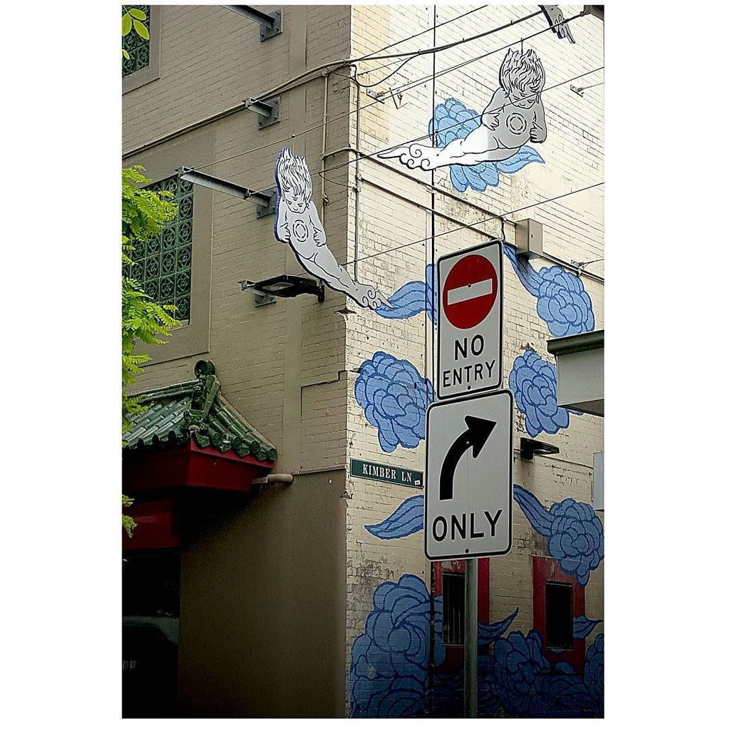 StArtEverywhere's tweet photo. 'In Between Two Worlds'
by Jason Wing.
#inbetweentwoworlds #twowords #lightinstallation #lightinstallations #chin⦠https://t.co/0H7fYTxEcT