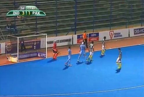 RadioPakistan's tweet photo. Final of #PakIndia Junior Asia Hockey Cup: IND 3-1 PAK
#MJAC2015 https://t.co/IhoO5G8iGV