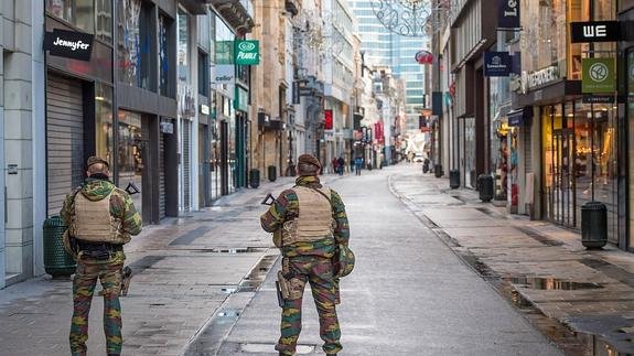 ideal_granada's tweet photo. Bélgica busca a «varios sospechosos» mientras mantiene la alerta máxima en Bruselas
https://t.co/Fpq2gqqEZO https://t.co/evVOTwpgGd