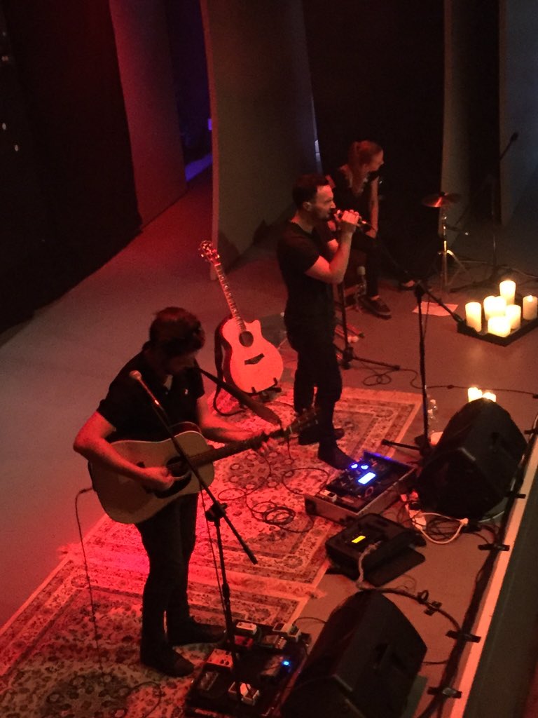 TheVenueMA's tweet photo. @Jesse_Clegg playing an electric #RealUnplugged set to a packed house tonight at @TheVenueMA https://t.co/OyEKG26uuY