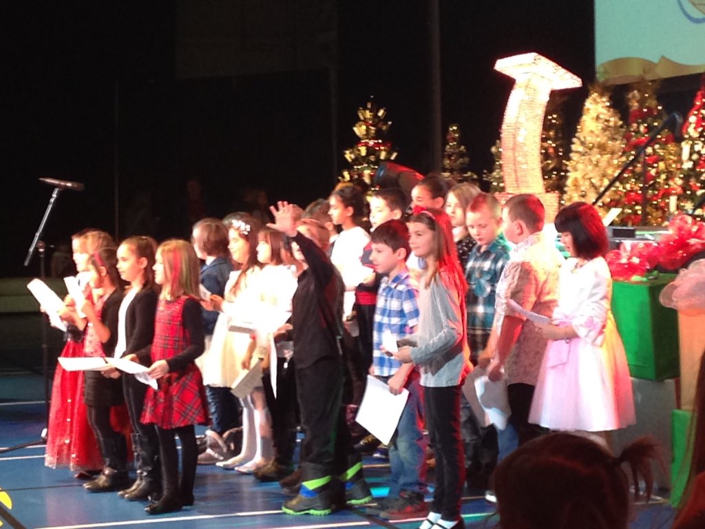 TimberleaSchool's tweet image. @TimberleaSchool Choir did a fantastic job at The Festival of Trees #whytimberlearocks #fmpsd