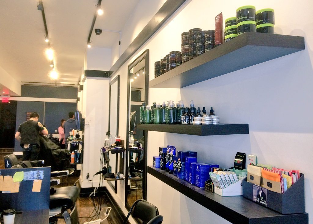 UinvitedU's tweet photo. Proud our @PocketStyleCA squares for sale at @ManCaveTO ! Come in and get gift card &amp; square for a man in your life! https://t.co/hPkel1OrGa