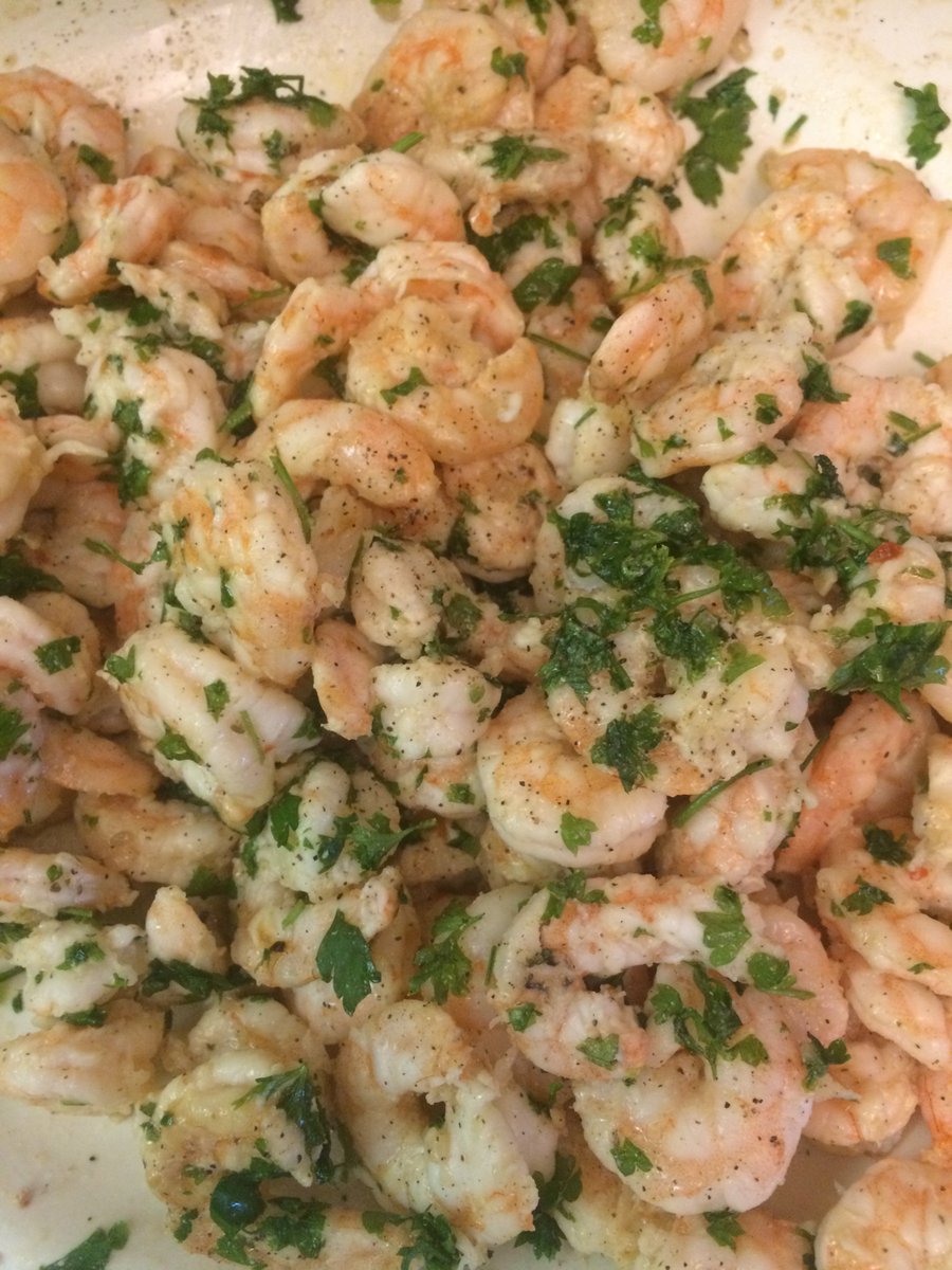 RichTLLC's tweet photo. #SundayFunday #RichThomas #Chefs at it again. Sharing with you their version of #Shrimp #Parsley https://t.co/uYUWXfnzWo