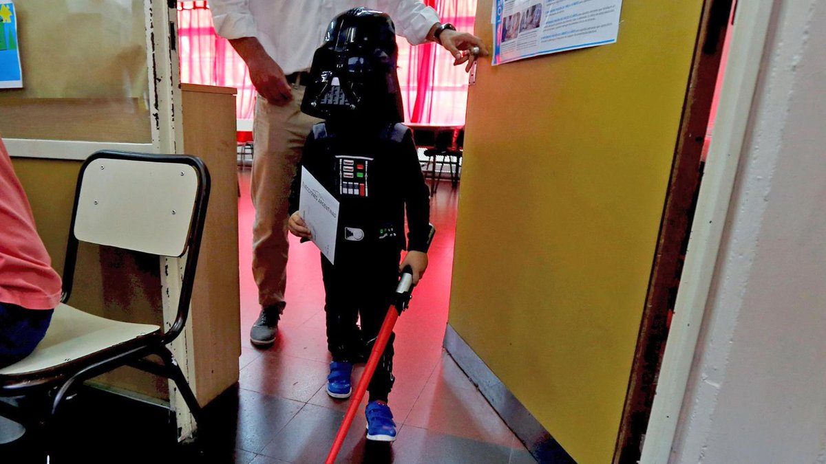LANACION's tweet photo. #Ballottage: las mejores de fotos en HD https://t.co/YhQQ8INLZI #Elecciones https://t.co/SNdKqYiq4b