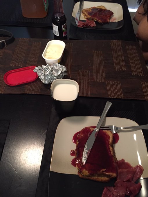 My baby made me breakfast and can you see what is in the pic for desert? 😈🗻🗻 https://t.co/CtthtQ6Ddr