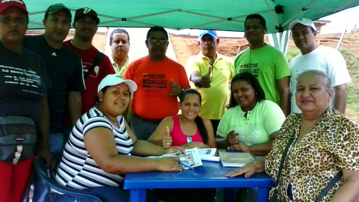 LaTataPSUV's tweet photo. #2doEnsayoParaLaVictoria #BolivarEnsayaParaLaVictoria @NicolasMaduro @rangelgomez @ornellapsuv2015 @HectoRodriguez https://t.co/PA6kCUL9cI