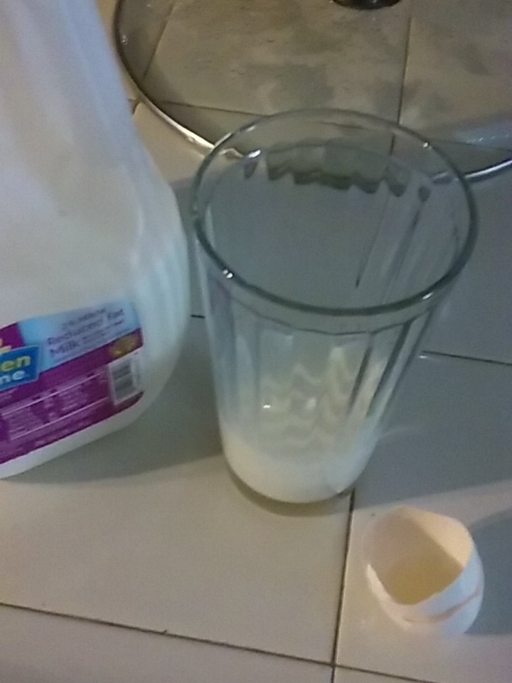 MasterWayne87's tweet photo. Time to start working out! Yum Egg with Milk x2 💪 https://t.co/76alQydAPE