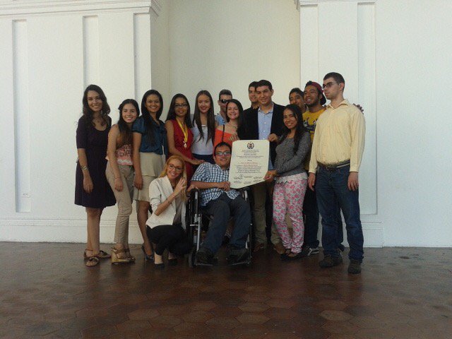 #ProgramaEE <a href="/CMB_ELSISTEMA/">CoroDeManosBlancas</a> <a href="/elsistema/">El Sistema</a> recibe #OrdenAntonioCarrillo por #DíaDelMúsico #EstadoLara  <a href="/vzlasinfonica/">Venezuela Sinfónica</a>