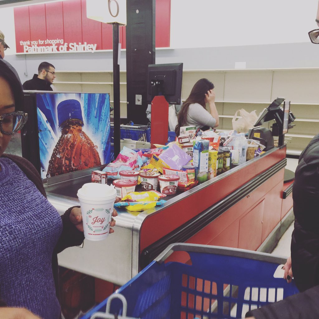 sanity7inc's tweet photo. #handon #Thanksgiving #shopping #Teamwork #sanityinc https://t.co/WYooDekJkO