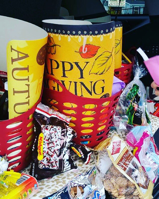 sanity7inc's tweet photo. #Thanksgiving #thesanityproject #baskets https://t.co/XimRtiry0T