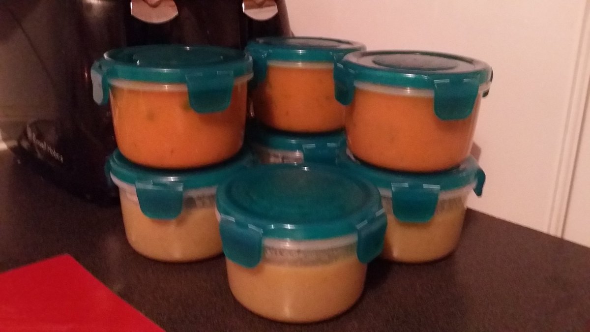 saveandsavour's tweet photo. Brocolli &amp; carrots needed eating, 2 batches of soup DONE! Carrot &amp; coriander, brocolli &amp; stilton! #homemade #soup https://t.co/DCgzD5kn3g