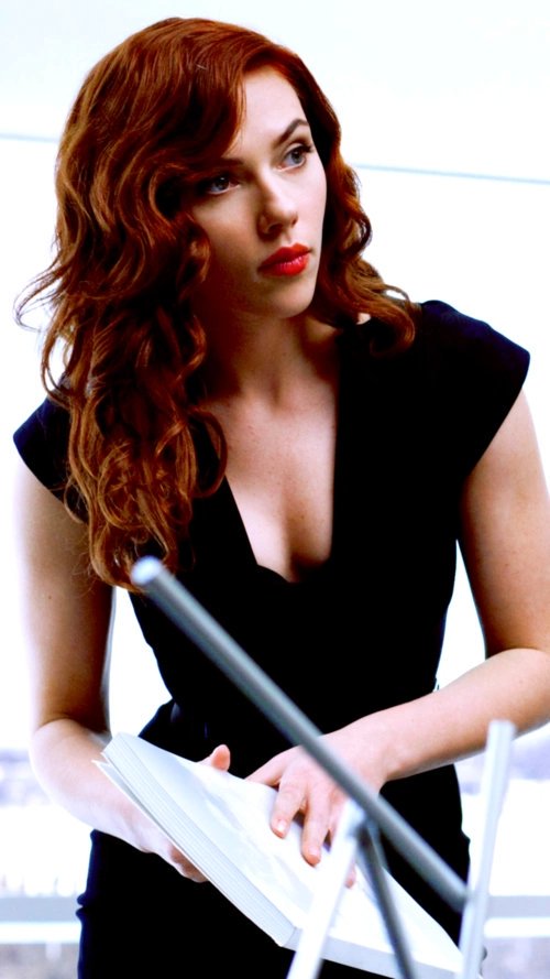 Happy birthday the most powerful woman in the world! Who makes an incredible role as Black Widow! Scarlett Johansson 