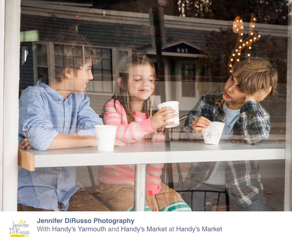 HandysMarket's tweet photo. handys_marketSome great photos of the Olson Family enjoying some hot coco, sent to us by @jennybdirusso Photography. https://t.co/4kbMoTFupg