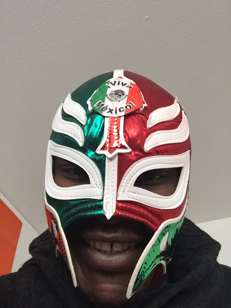 Djib_Urbandz's tweet photo. Je prépare un guet à mon neveu mdrrrr #LuchaLibreStyle #ReyMysterioStyle Hastag "Rémy Sterio " ahahahahahhaha https://t.co/z34oLoQMHK