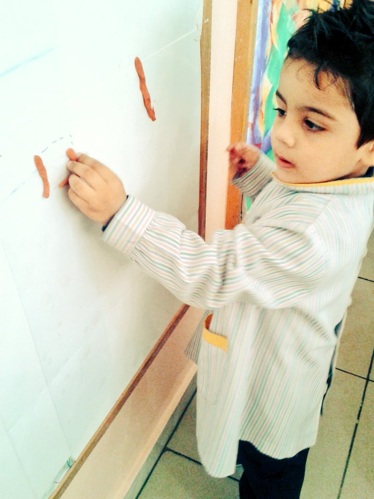 mimikayello's tweet photo. #KG 1"C" learners #Showing their creativity #Modeling #Squareshape #Four #Equalsides https://t.co/6wOHpYX2ee