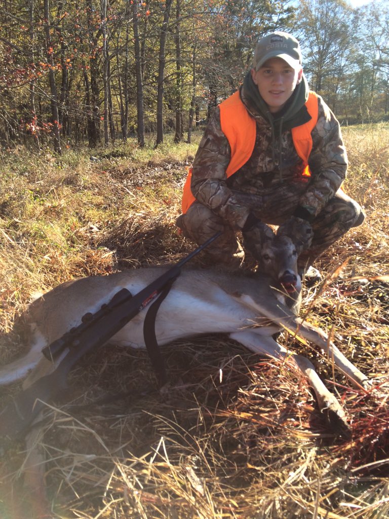 BBArchery's tweet photo. Doe down! Andrew strikes his first blood of the season this morning in Rossville, TN https://t.co/sDMfbn2zl9