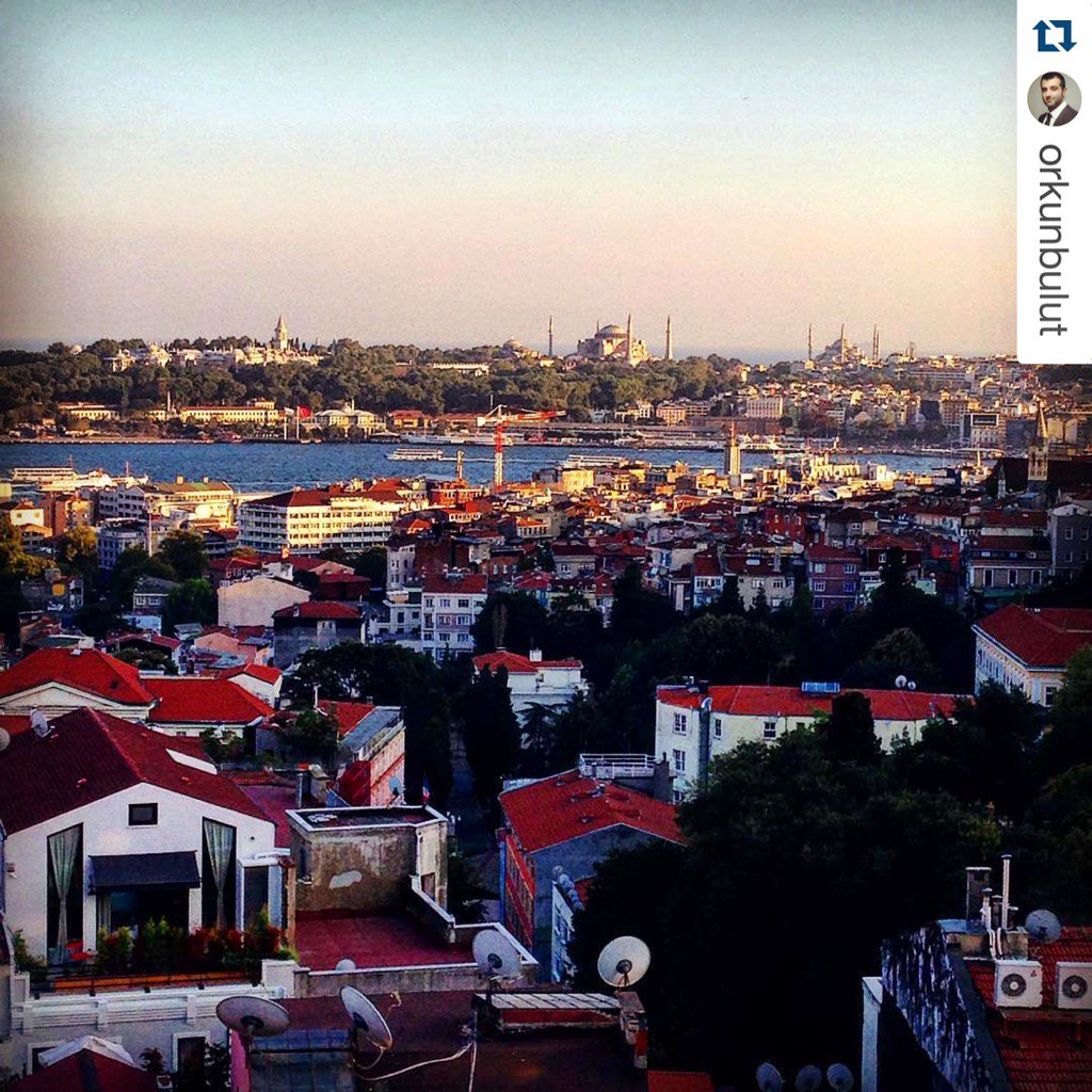 literaistanbul's tweet photo. #literarestaurant #tarihiyarımada #oldcityistanbul @repostapp
Guneş batıyor tarihi Yarımada yükseliyor @OrkunBulut https://t.co/PcAdqNta6o