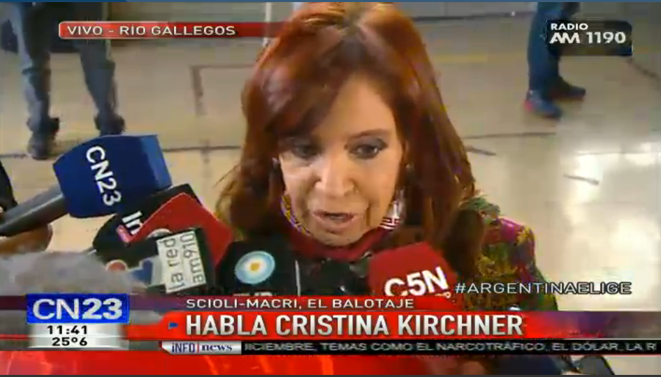 soywisconsin's tweet photo. #AHORA | @CFKargentina: "Le pido a la gente que recuerde dónde y cómo estaba en el 2003" ► https://t.co/BquQxes7Jk https://t.co/K5o7Wv3jPk