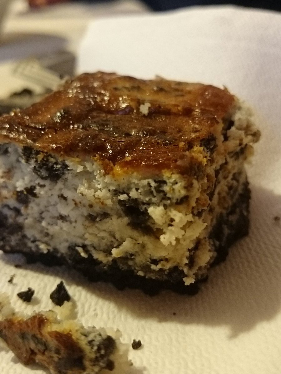 eddmalteser's tweet photo. Always place for some dessert 😉 #homemade #oreocheescake https://t.co/yOee8a2DUJ