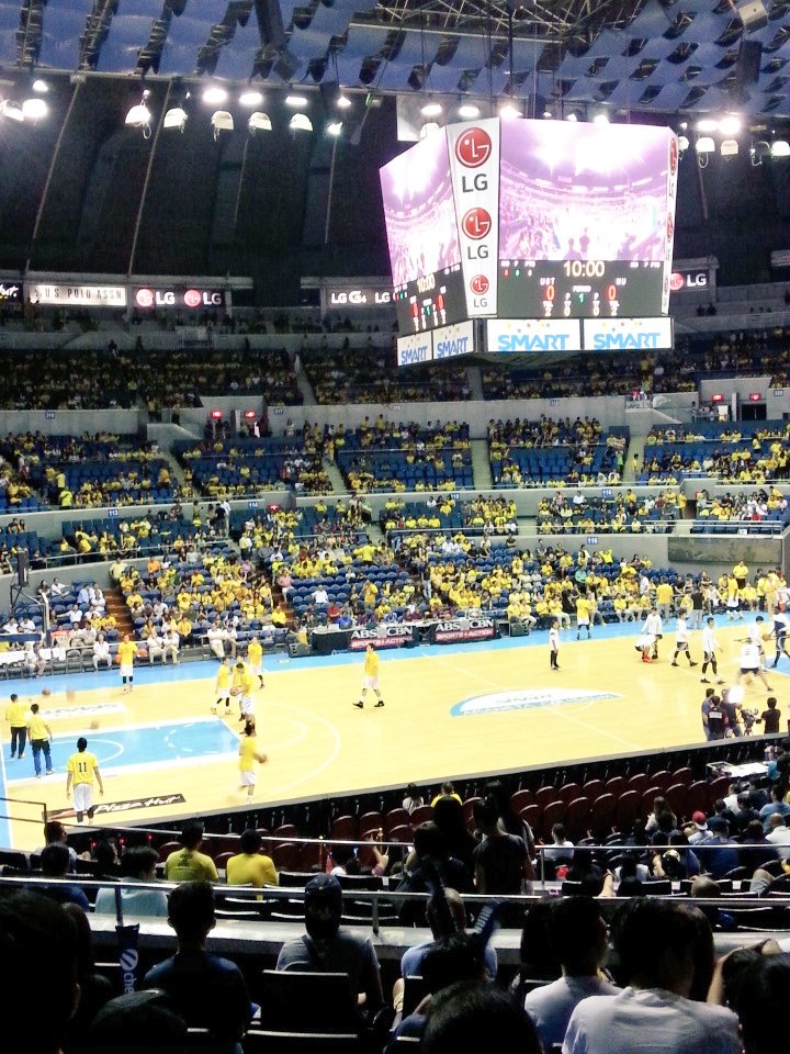 rocentweets's tweet photo. JGHome from Araneta with @phobegil and @wilheeeeelm π #StrongerTogether #BulldogFormula https://t.co/Ptfqk89OPw