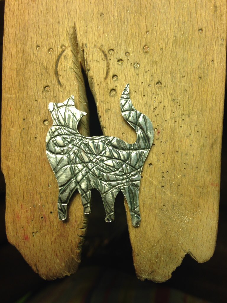 JessicaRuth86's tweet photo. Lots of pieces being made for the festive season #jeweller #art #gifts #christmas https://t.co/7epLbAwJzW