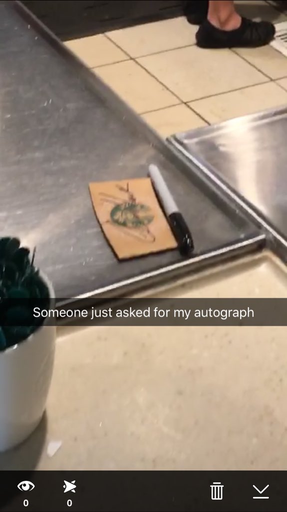 CedricMoore64's tweet photo. Worker at Starbucks just asked for my autograph... Guess it's time to get back into music 😂🙈 https://t.co/r7pHOWmpJf