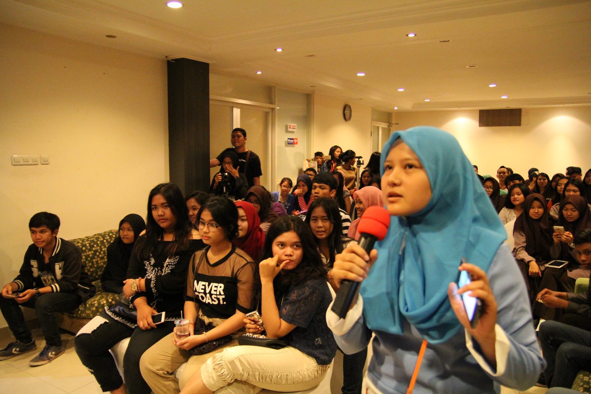 Sesi tanya jawab saat Meet &amp; Great bersama Vierratale Band <a href="/osis_smabhaone/">OSIS SMABHAONE</a> <a href="/smabhaone/">smabhaone</a> #C_Production