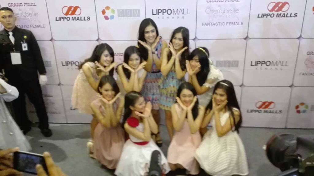 NoviAnatic_ARMY's tweet photo. Dan inilah Cherrybelle Formasi 2015!! #christychibi #novichibi #miftahchibi #tatachibi #onadchibi #elenchibi #thiar… https://t.co/7aKIIvjch4